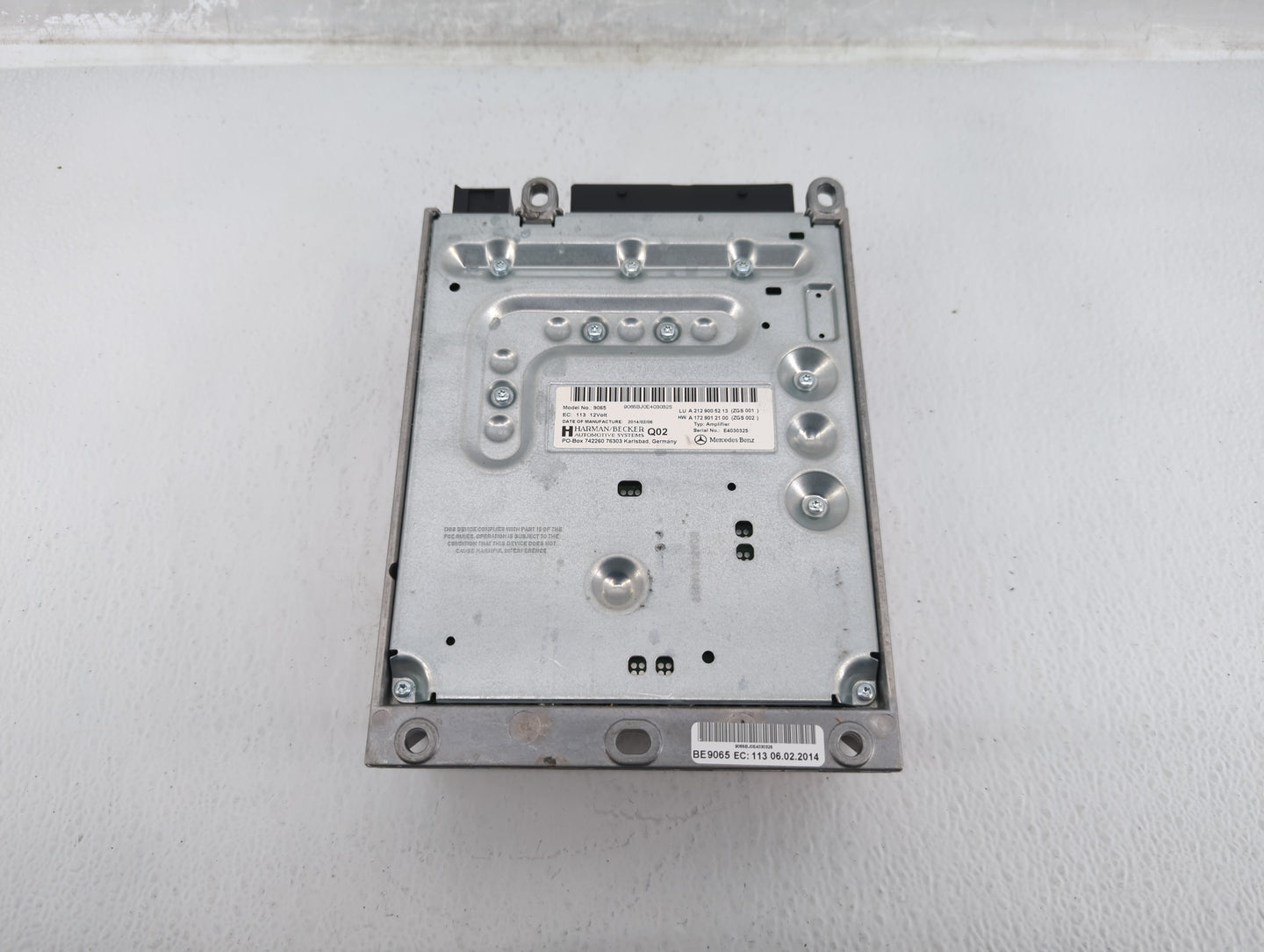 2014-2015 Mercedes-Benz C350 Radio AM FM Cd Player Receiver Replacement P/N:A 246 900 24 18 Fits OEM Used Auto Parts - Oemus