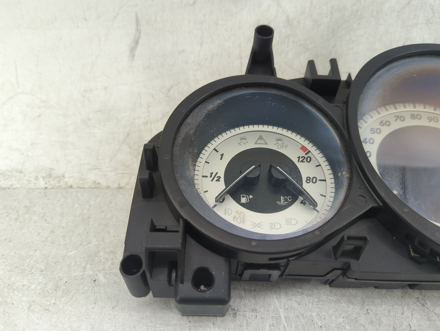 2014 Mercedes-Benz Cclass Instrument Cluster Speedometer Gauges P/N:A2049005213 A2C53435303, A2C87297000 Miles:151K Fits OEM
