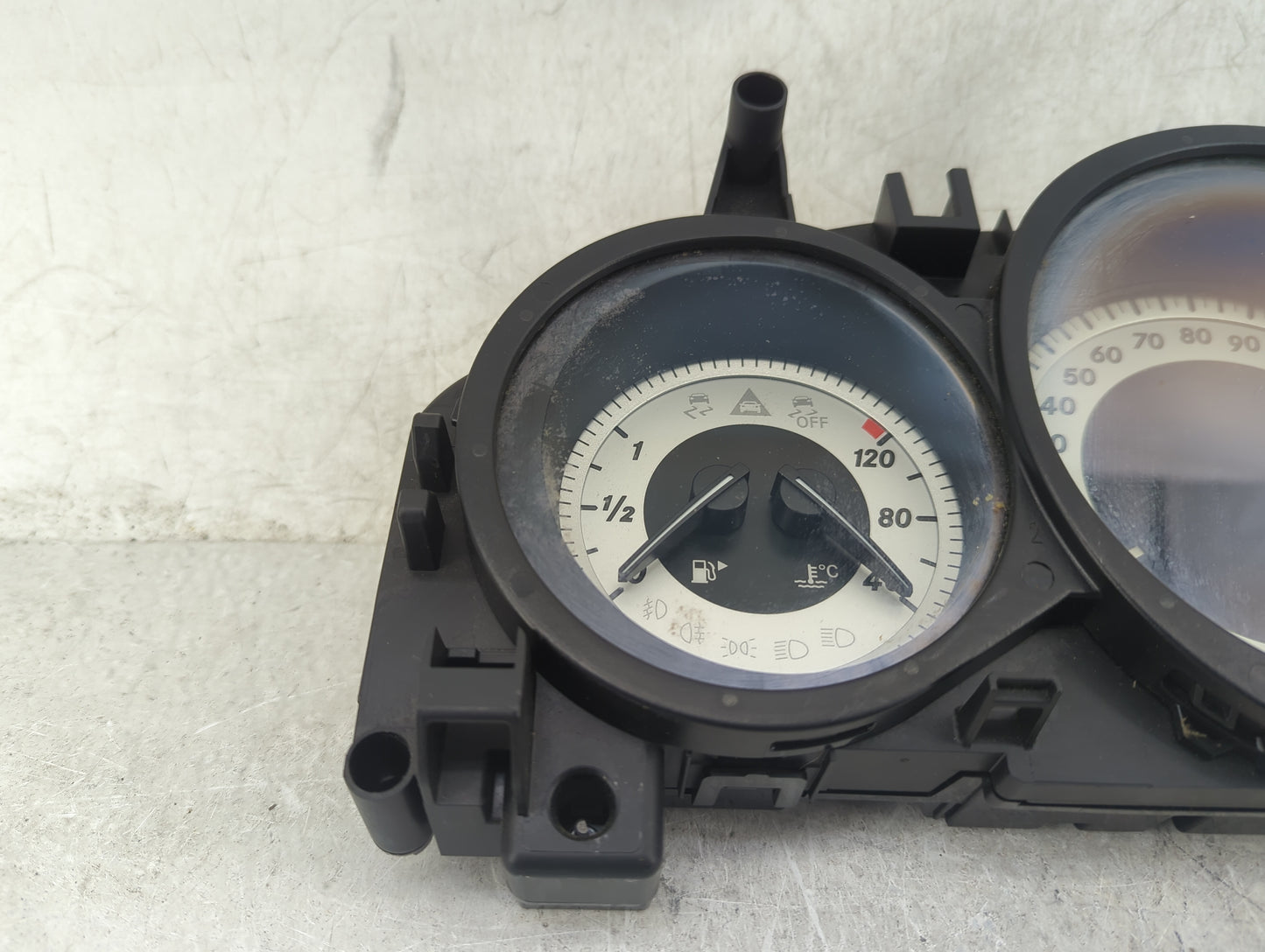 2014 Mercedes-Benz Cclass Instrument Cluster Speedometer Gauges P/N:A2049005213 A2C53435303, A2C87297000 Miles:151K Fits OEM