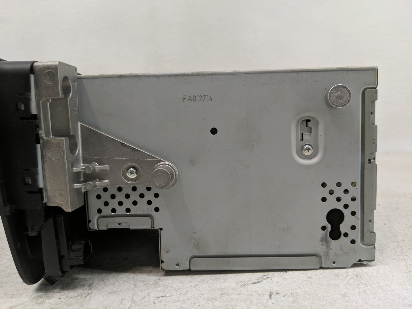 2014 Mercedes-Benz Cla180 Radio AM FM Cd Player Receiver Replacement P/N:A 212 902 23 09 A 246 901 19 05 Fits Fits 2015 2016