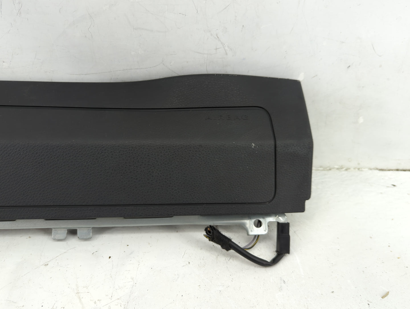 2014-2019 Mercedes-Benz Cla250 Air Bag Passenger Right Knee OEM P/N:1178600402 Fits Fits 2014 2015 2016 2017 2018 2019 2020 