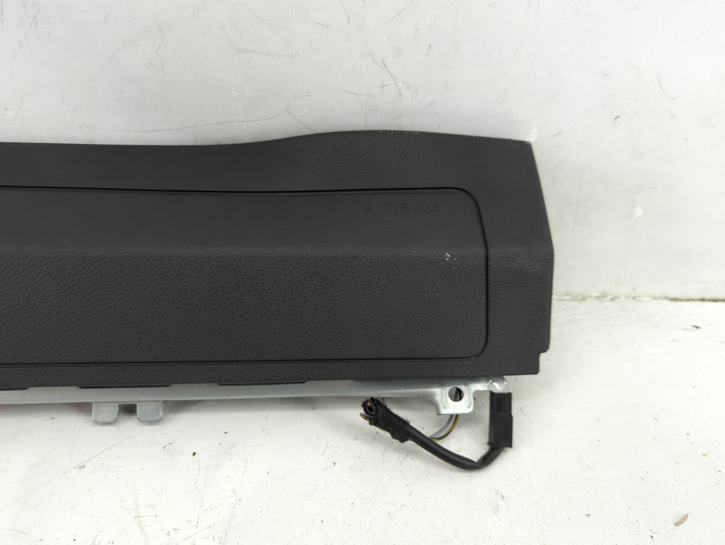 2014-2019 Mercedes-Benz Cla250 Air Bag Passenger Right Knee OEM P/N:1178600402 Fits Fits 2014 2015 2016 2017 2018 2019 2020 