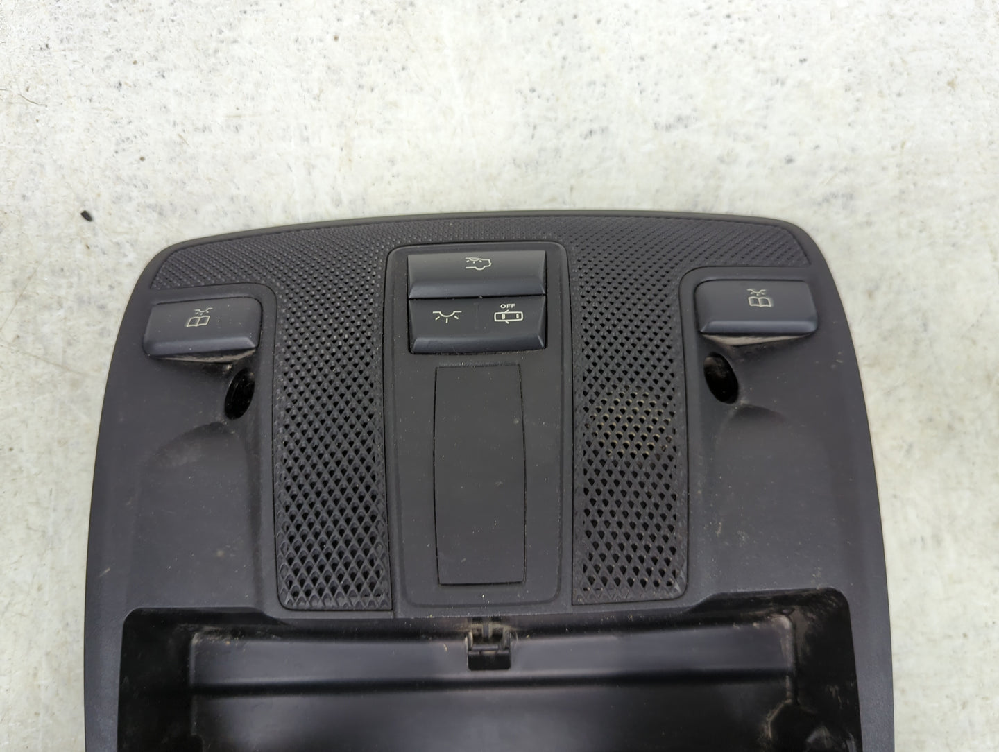 2014 Mercedes-benz Cla250 Overhead Roof Console - Oemusedautoparts1.com