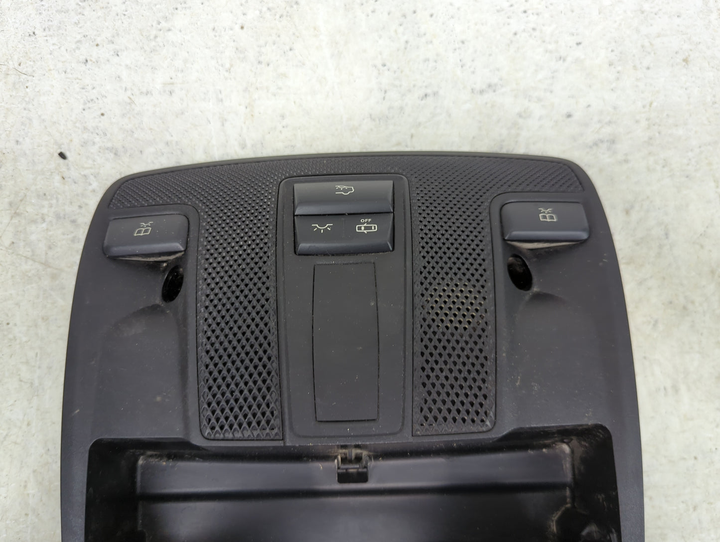 2014 Mercedes-benz Cla250 Overhead Roof Console - Oemusedautoparts1.com