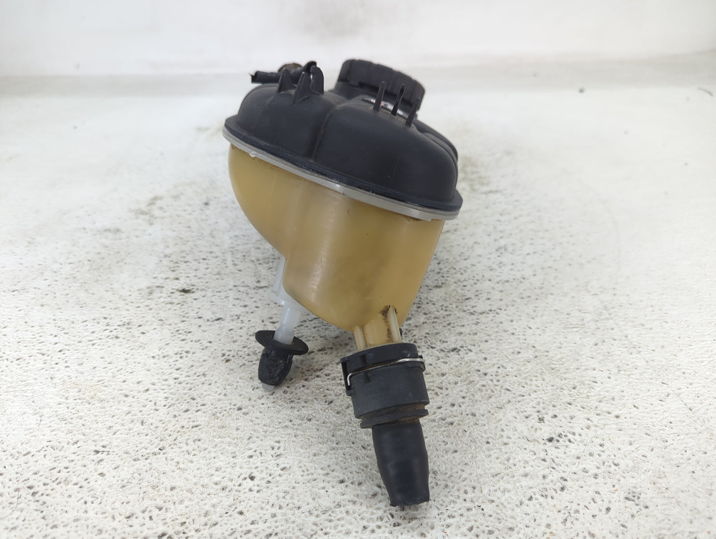 2014 Cla250 Radiator Coolant Overflow Expansion Tank Bottle - Oemusedautoparts1.com