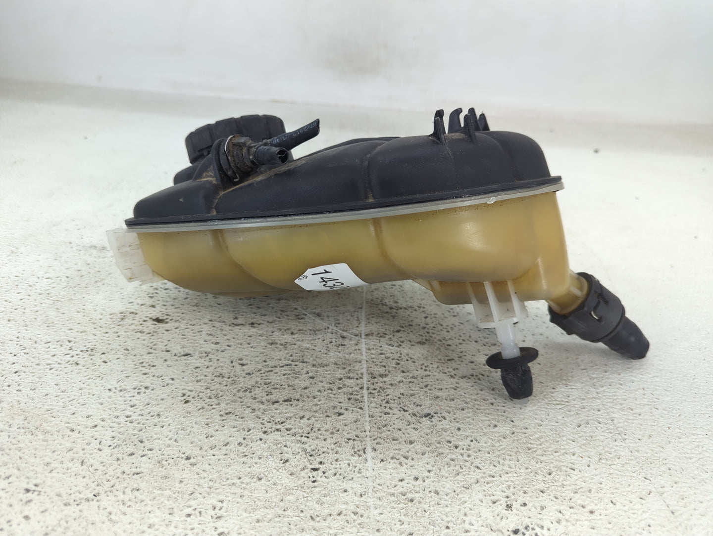 2014 Cla250 Radiator Coolant Overflow Expansion Tank Bottle - Oemusedautoparts1.com