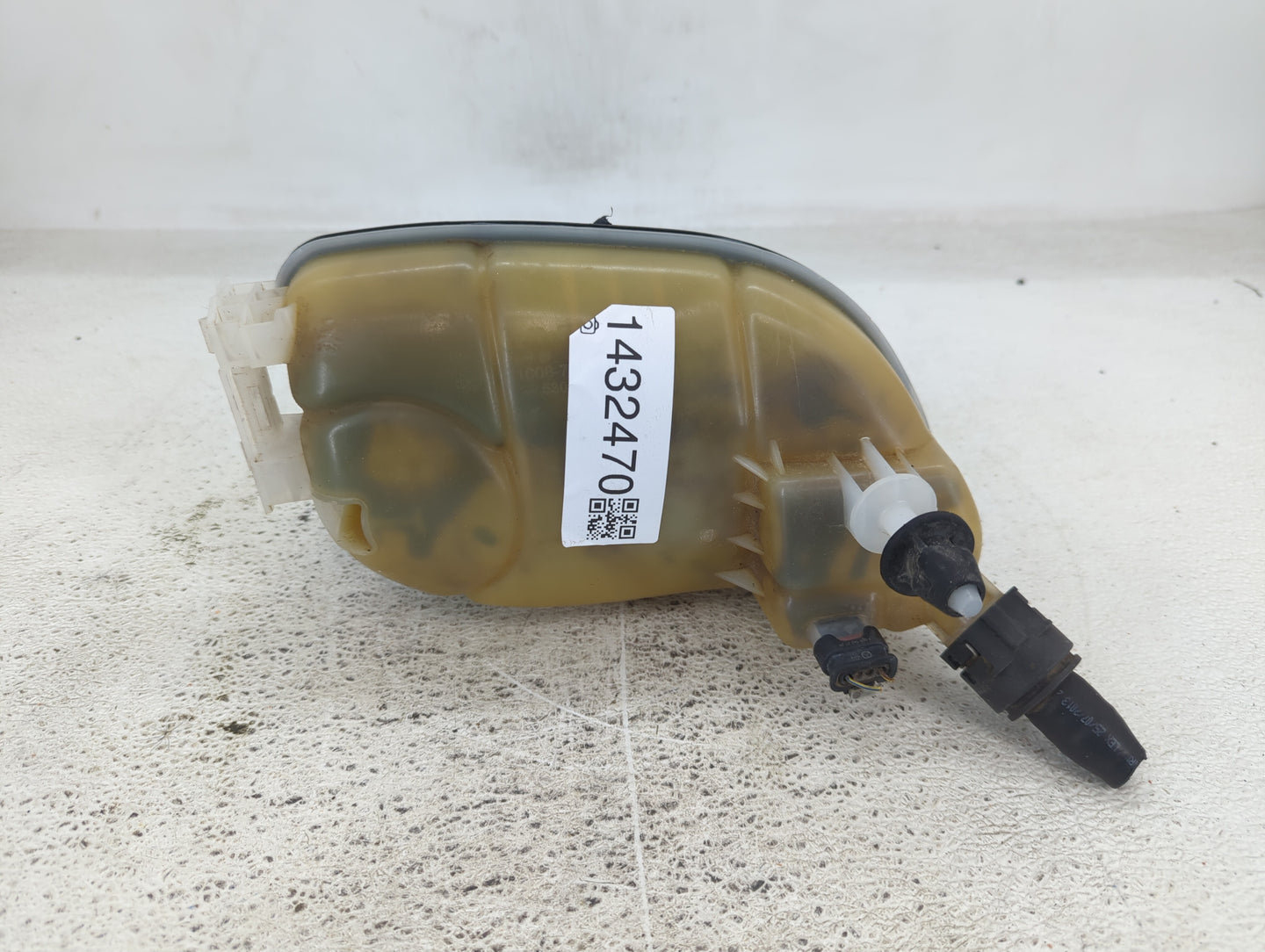2014 Cla250 Radiator Coolant Overflow Expansion Tank Bottle - Oemusedautoparts1.com