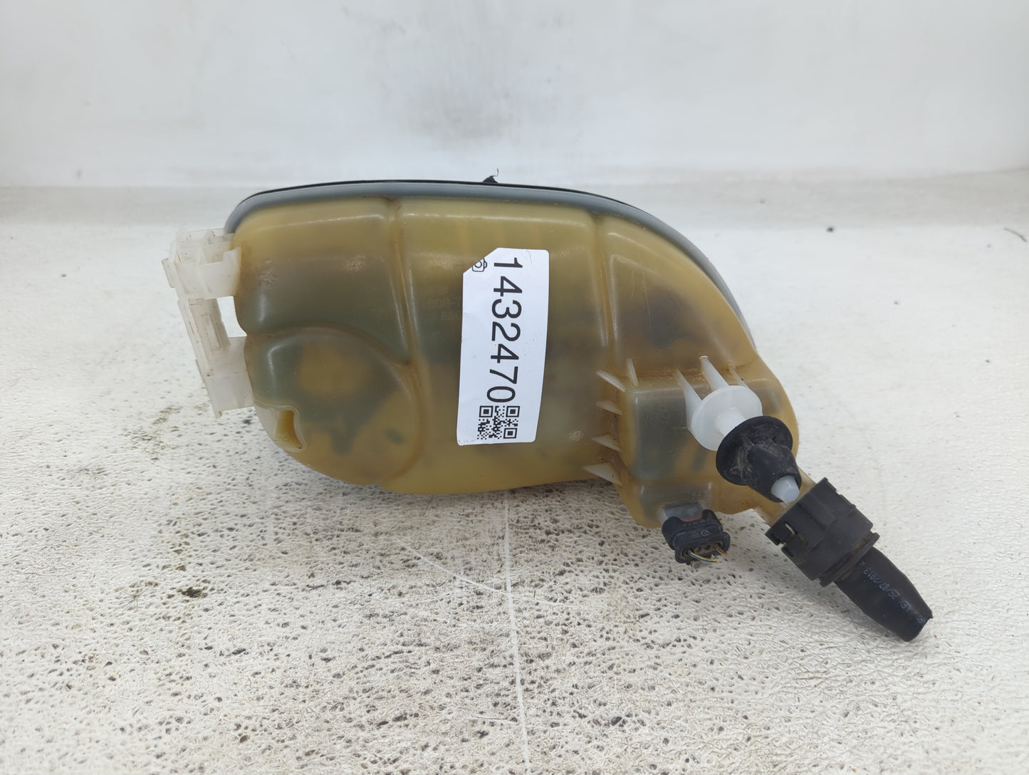 2014 Cla250 Radiator Coolant Overflow Expansion Tank Bottle - Oemusedautoparts1.com