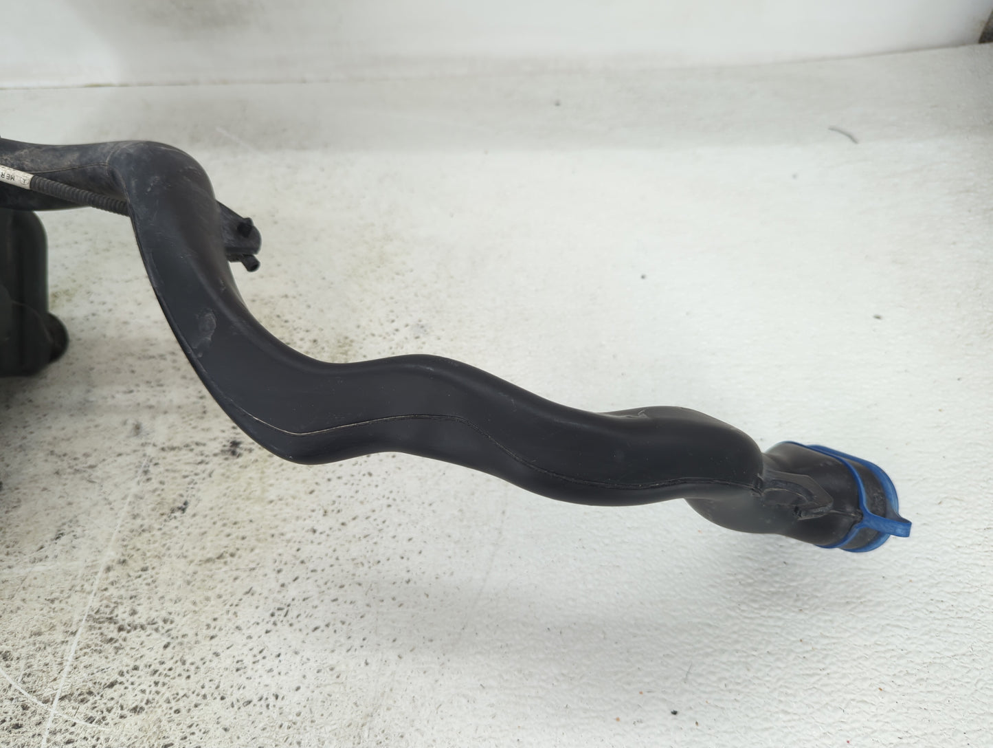 2014 Mercedes-benz Cla250 Windshield Washer Fluid Reservoir Bottle Oem - Oemusedautoparts1.com