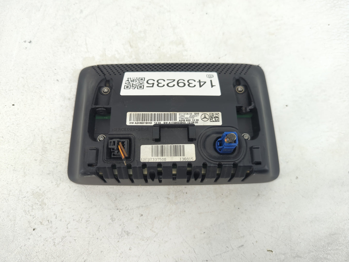 2014-2014 Mercedes-benz Cla250 Information Display Screen - Oemusedautoparts1.com