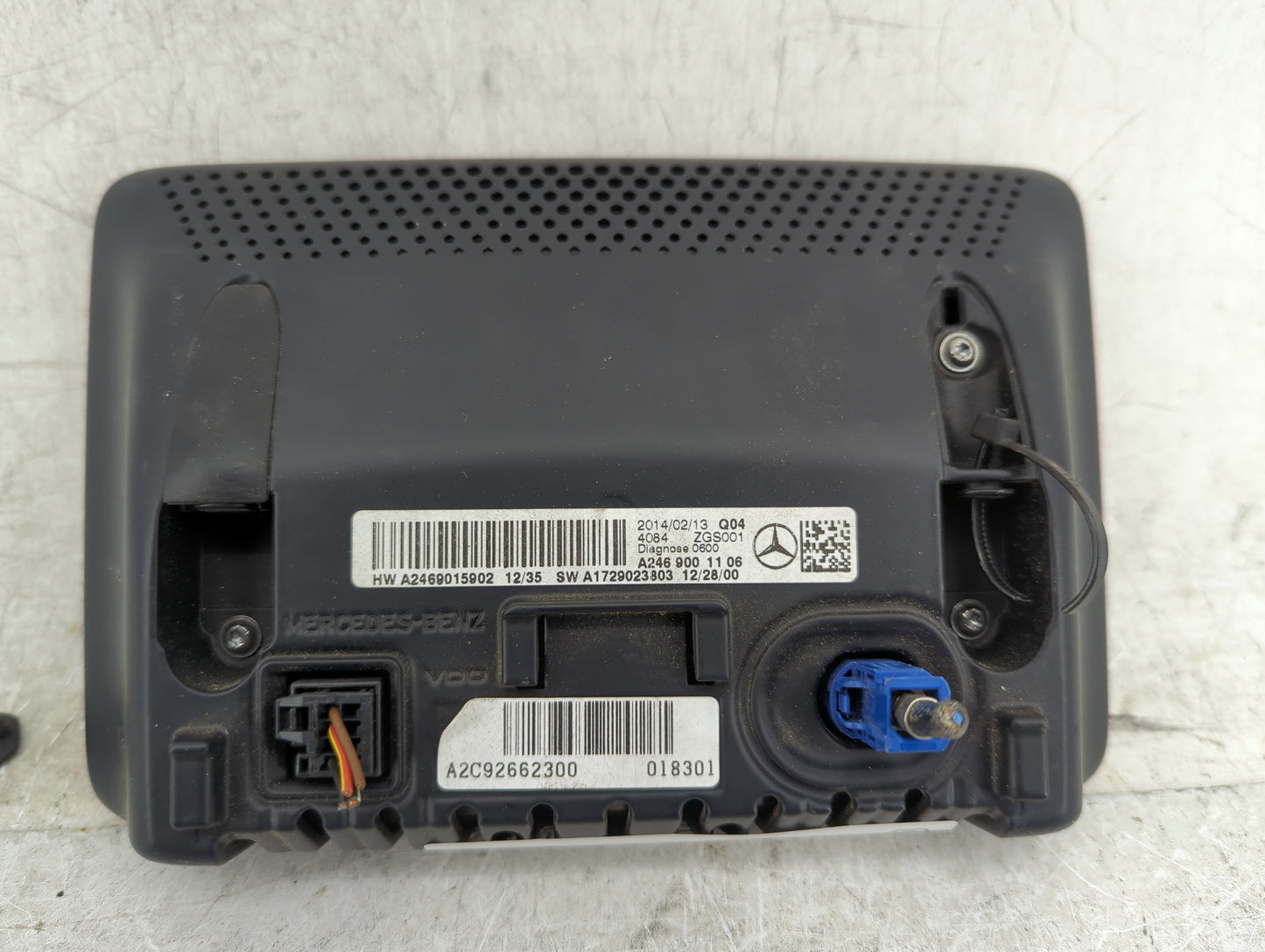 2014-2014 Mercedes-benz Cla250 Information Display Screen - Oemusedautoparts1.com