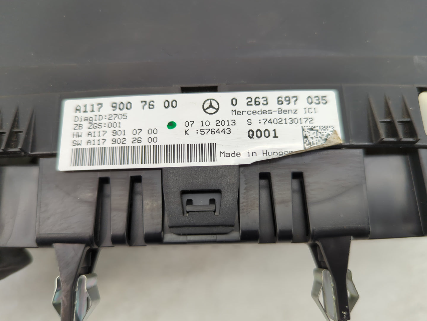 2014-2015 Mercedes-Benz Cla250 Instrument Cluster Speedometer Gauges P/N:A1179007600 0263697035 Miles:64K Fits Fits 2014 201