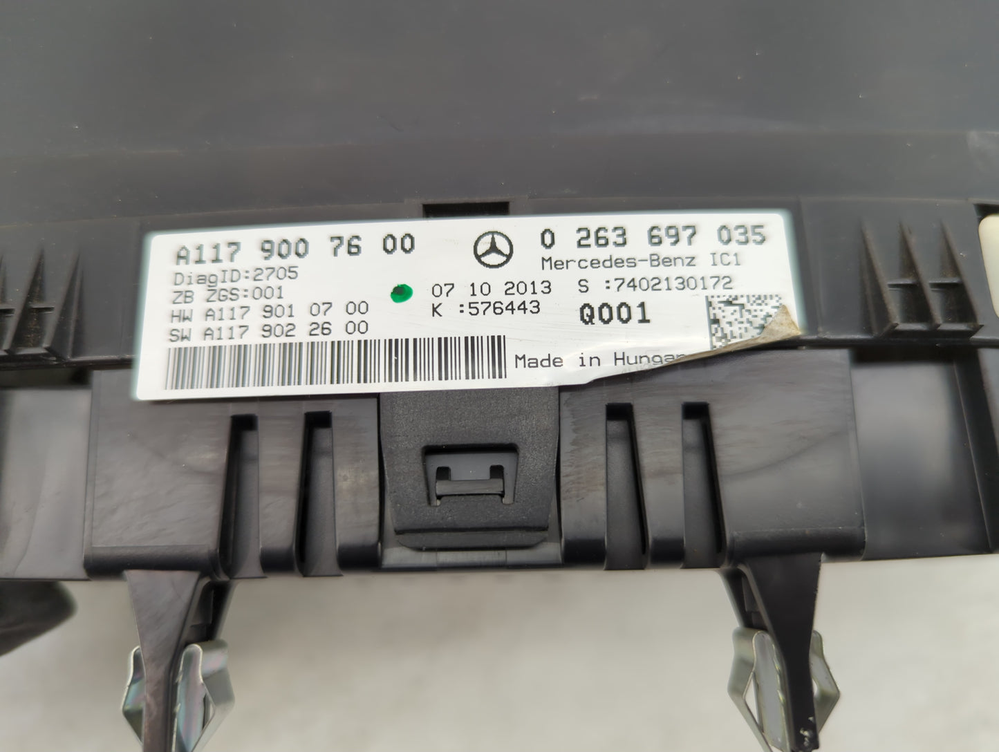 2014-2015 Mercedes-Benz Cla250 Instrument Cluster Speedometer Gauges P/N:A1179007600 0263697035 Miles:64K Fits Fits 2014 201