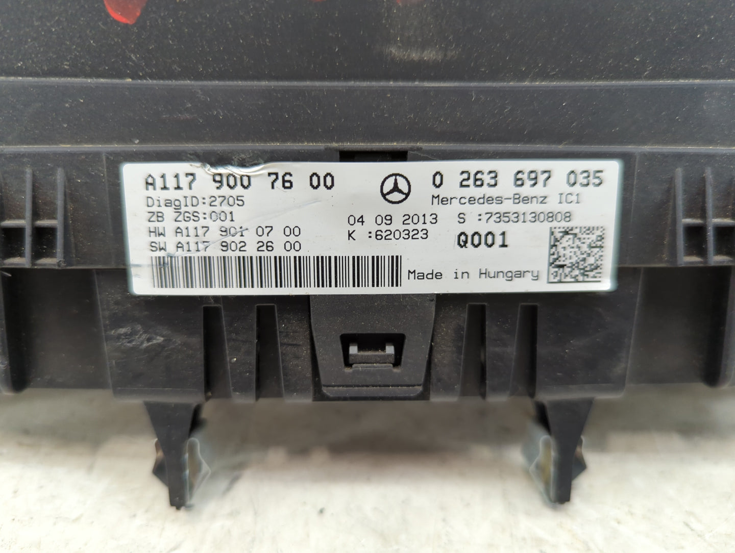 2014-2015 Mercedes-Benz Cla250 Instrument Cluster Speedometer Gauges P/N:0 263 697 035 A117 900 76 00 Miles: Fits Fits 2014 
