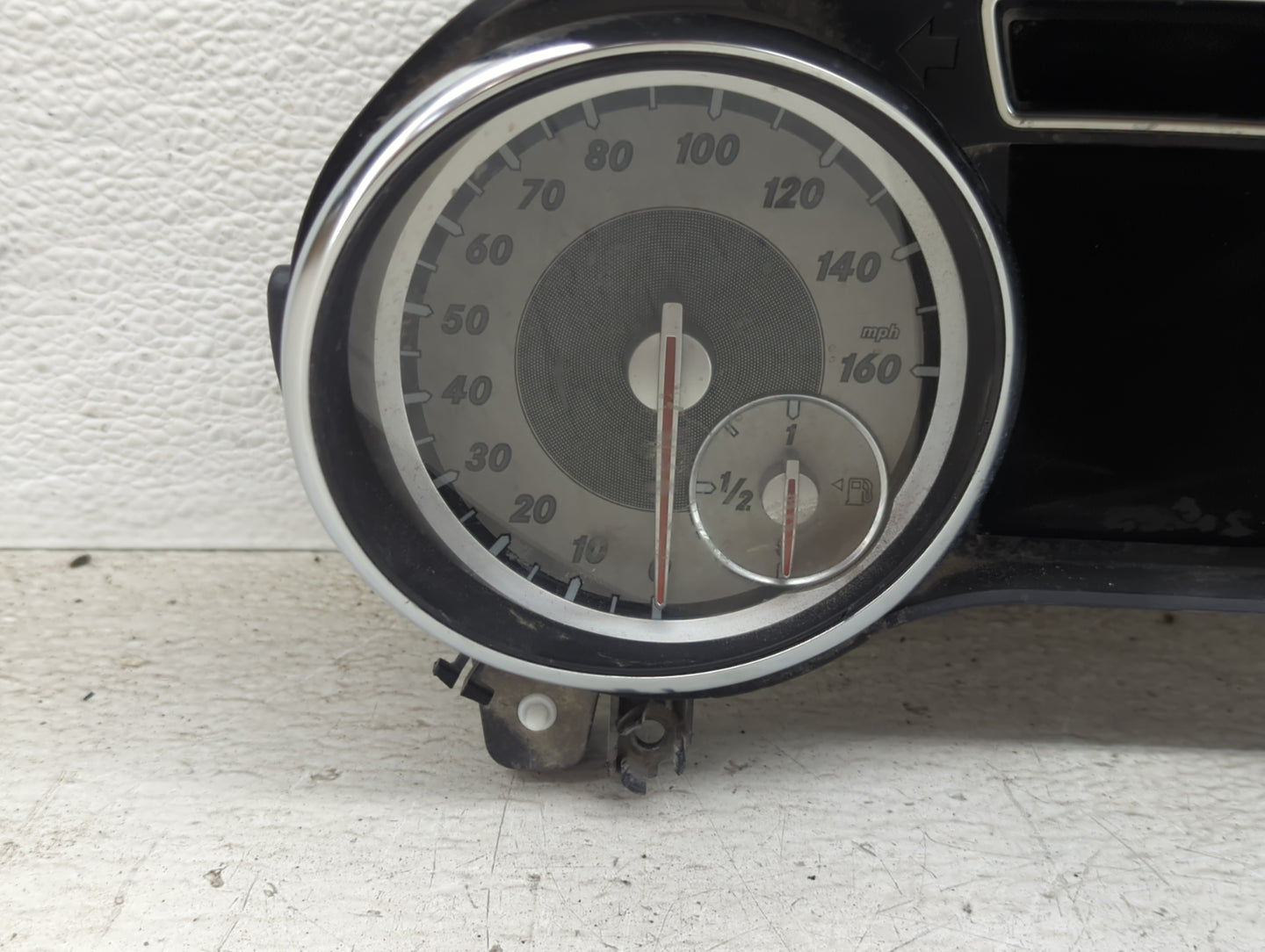2014-2015 Mercedes-Benz Cla250 Instrument Cluster Speedometer Gauges P/N:0 263 697 035 A117 900 76 00 Miles: Fits Fits 2014 