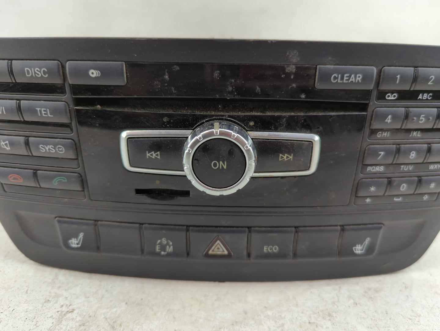 2014 Mercedes-Benz Cla250 Radio AM FM Cd Player Receiver Replacement P/N:A 246 900 59 12 Fits OEM Used Auto Parts - Oemuseda