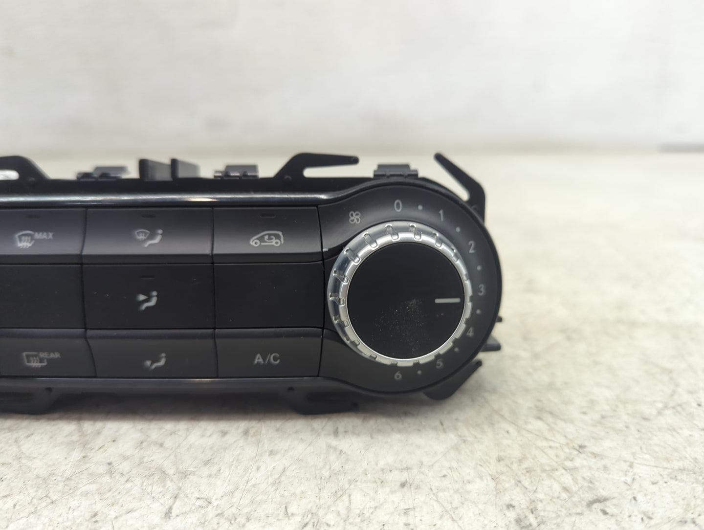 2014-2015 Mercedes-Benz Cla250 Climate Control Module Temperature AC/Heater Replacement P/N:A2469002308 A2469019105 Fits OEM