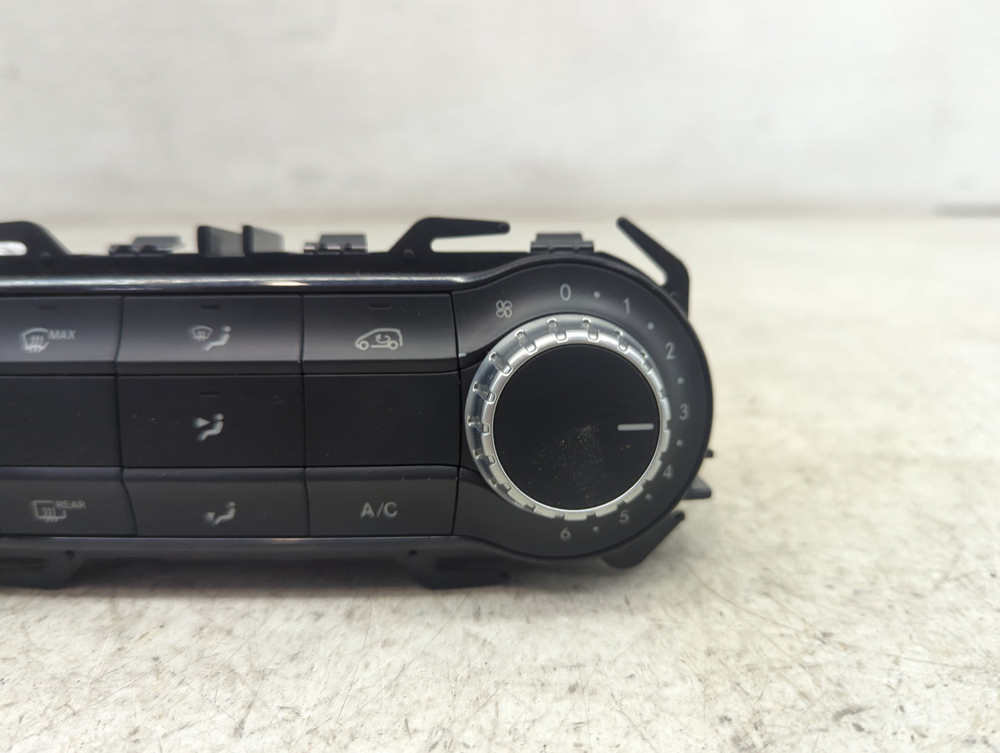 2014-2015 Mercedes-Benz Cla250 Climate Control Module Temperature AC/Heater Replacement P/N:A2469002308 A2469019105 Fits OEM