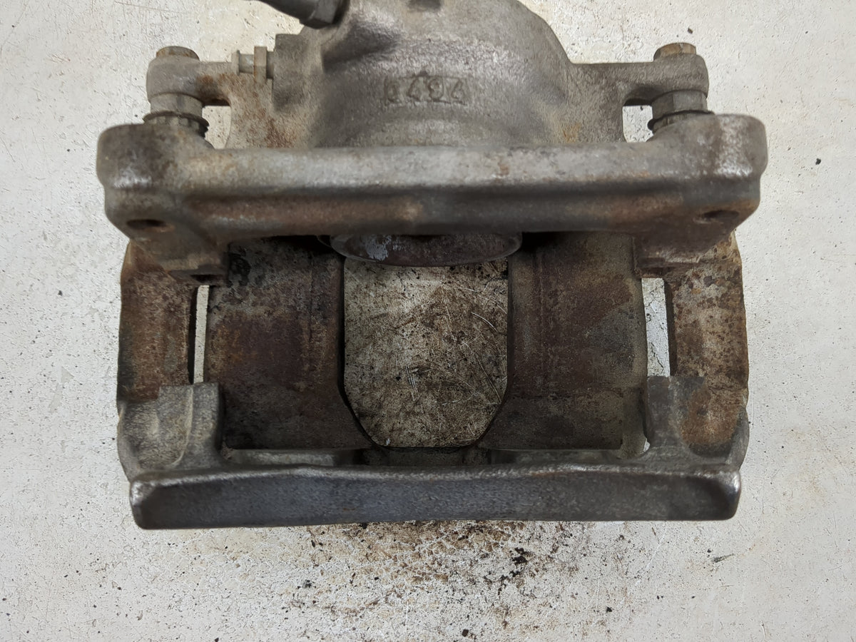 2014 Mercedes-benz Cla250 Front Driver Left Brake Caliper - Oemusedautoparts1.com