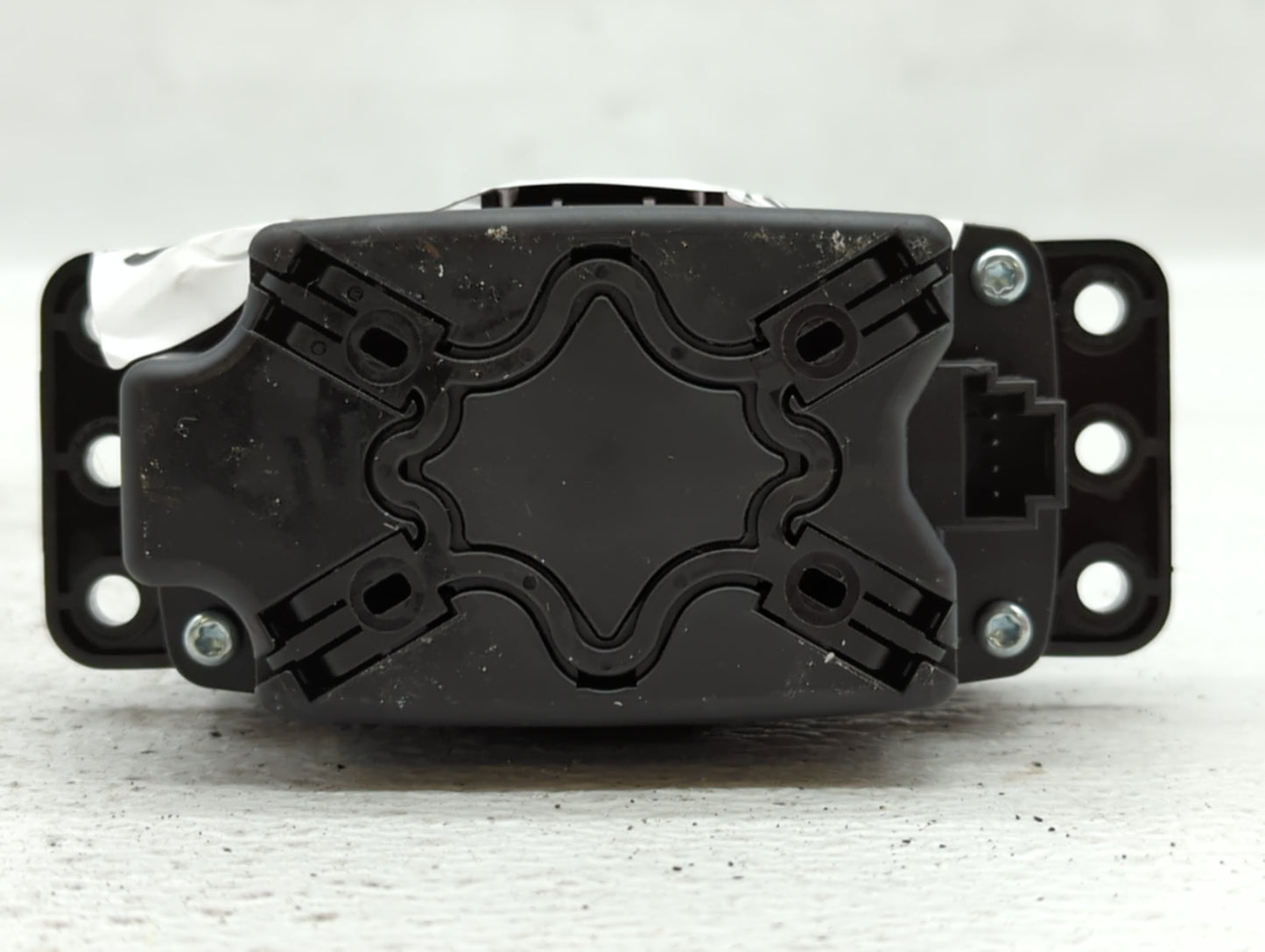 2014-2016 Mercedes-benz Cla250 Am Fm Cd Player Radio Receiver - Oemusedautoparts1.com