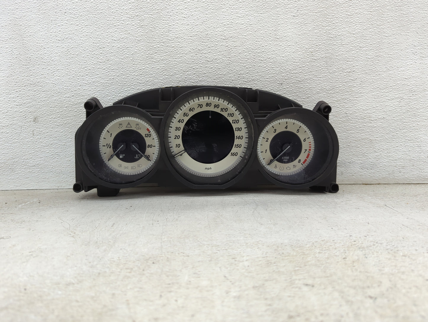 2014 Mercedes-Benz Cls550 Instrument Cluster Speedometer Gauges P/N:A2C87307000 A2189006904, 2189016000 Miles:113K Fits OEM 