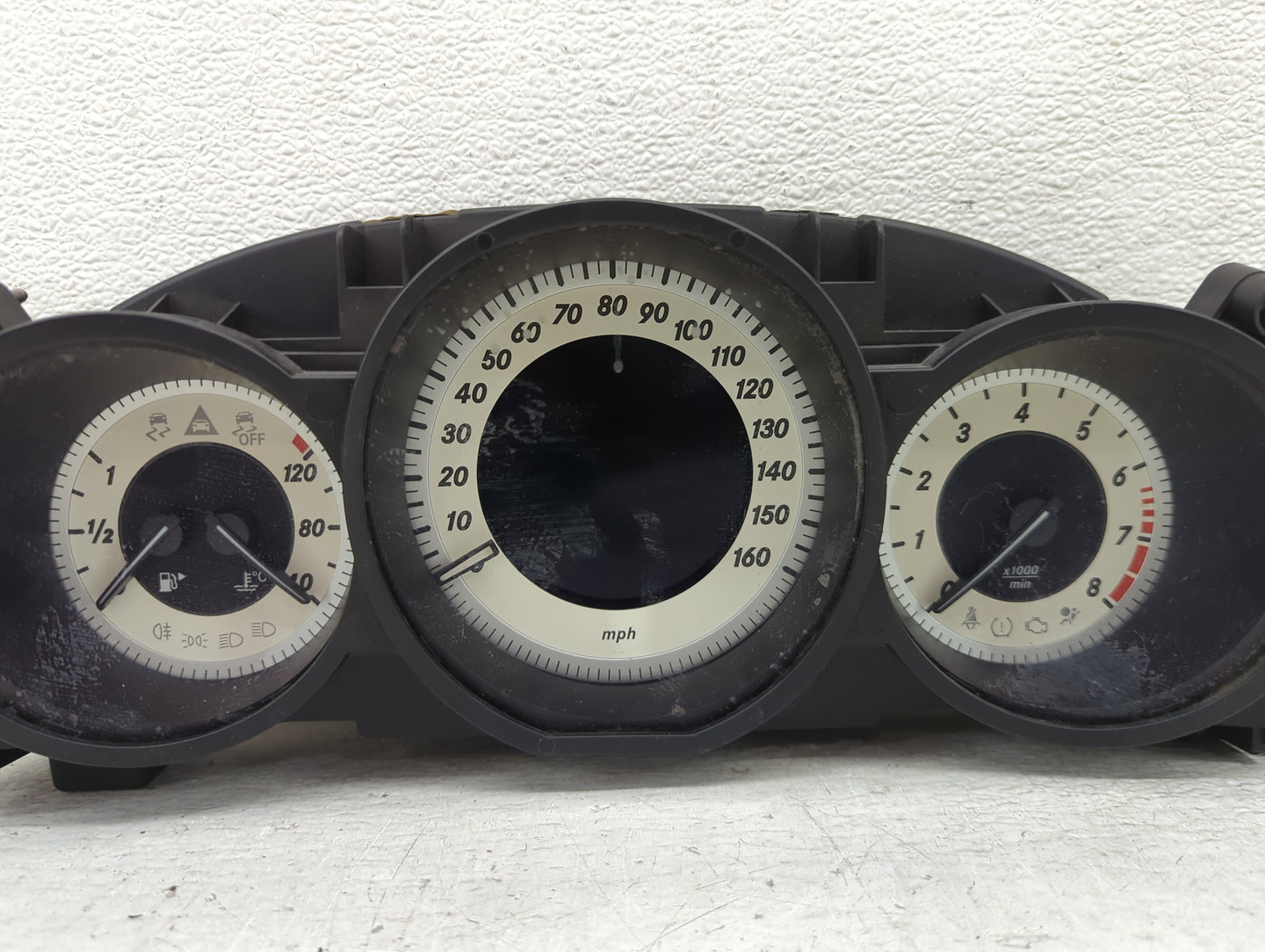 2014 Mercedes-Benz Cls550 Instrument Cluster Speedometer Gauges P/N:A2C87307000 A2189006904, 2189016000 Miles:113K Fits OEM 