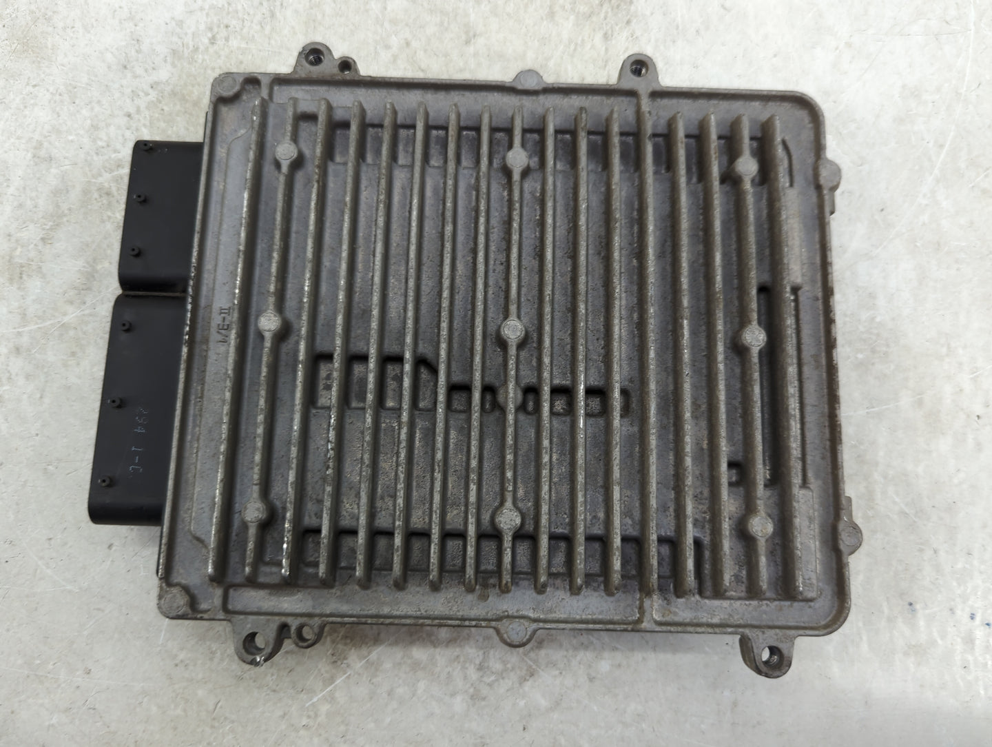 2014 Mercedes-Benz E-Class PCM Engine Control Computer ECU ECM PCU OEM P/N:A2769004600 A2769011200 Fits OEM Used Auto Parts 