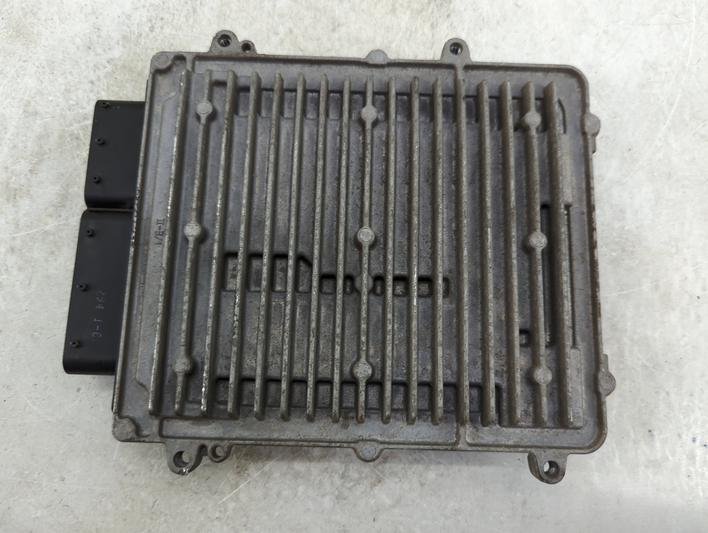 2014 Mercedes-Benz E-Class PCM Engine Control Computer ECU ECM PCU OEM P/N:A2769004600 A2769011200 Fits OEM Used Auto Parts 