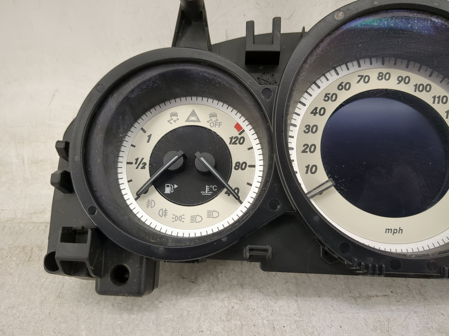 2014 Mercedes-Benz E-Class Instrument Cluster Speedometer Gauges P/N:A2129000925 A2C53435305, A2C87306100 Miles:146K Fits OE