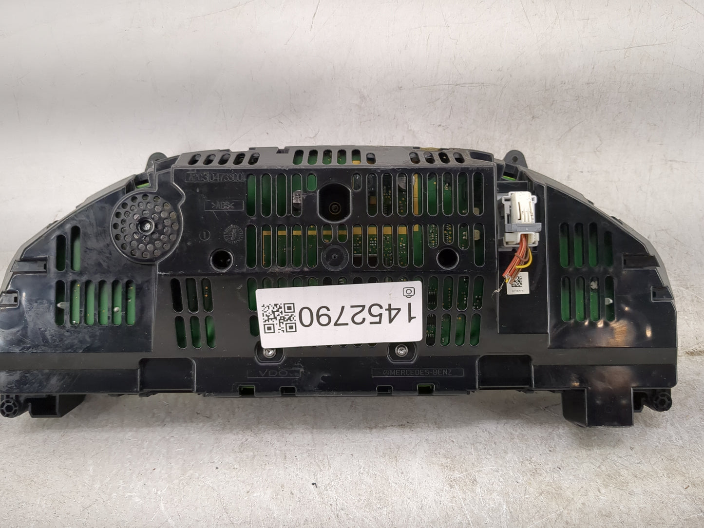 2014 Mercedes-Benz E-Class Instrument Cluster Speedometer Gauges P/N:A2129000925 A2C53435305, A2C87306100 Miles:146K Fits OE