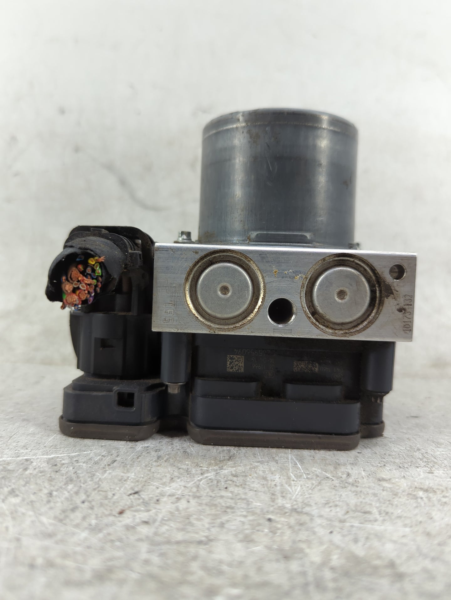 2014 Mercedes-Benz E-Class ABS Pump Control Module Replacement P/N:A2124311948 2696540, 0265956094, 0265235313 Fits OEM Used