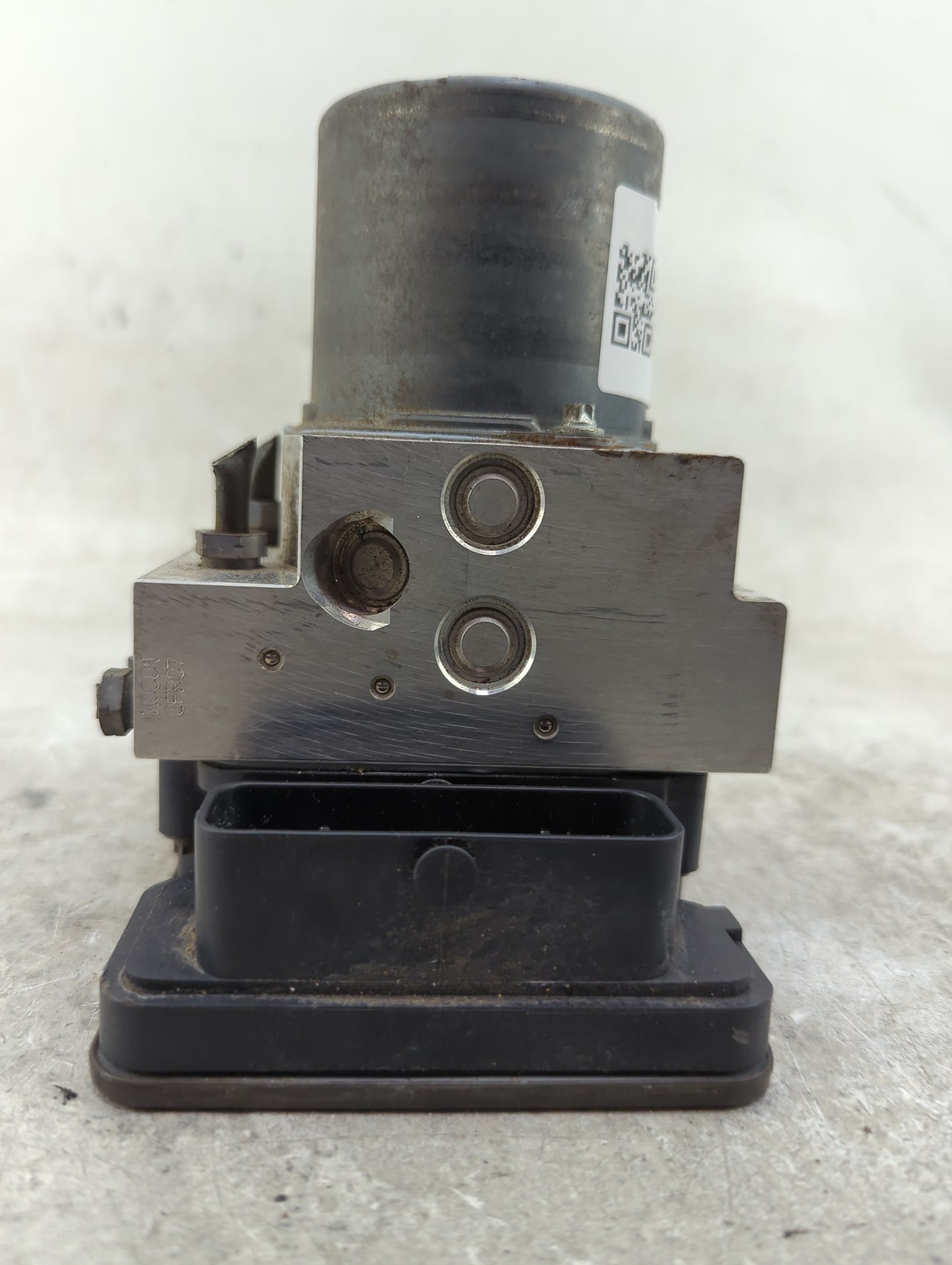 2014 Mercedes-Benz E-Class ABS Pump Control Module Replacement P/N:A2124311048 Fits OEM Used Auto Parts - Oemusedautoparts1.