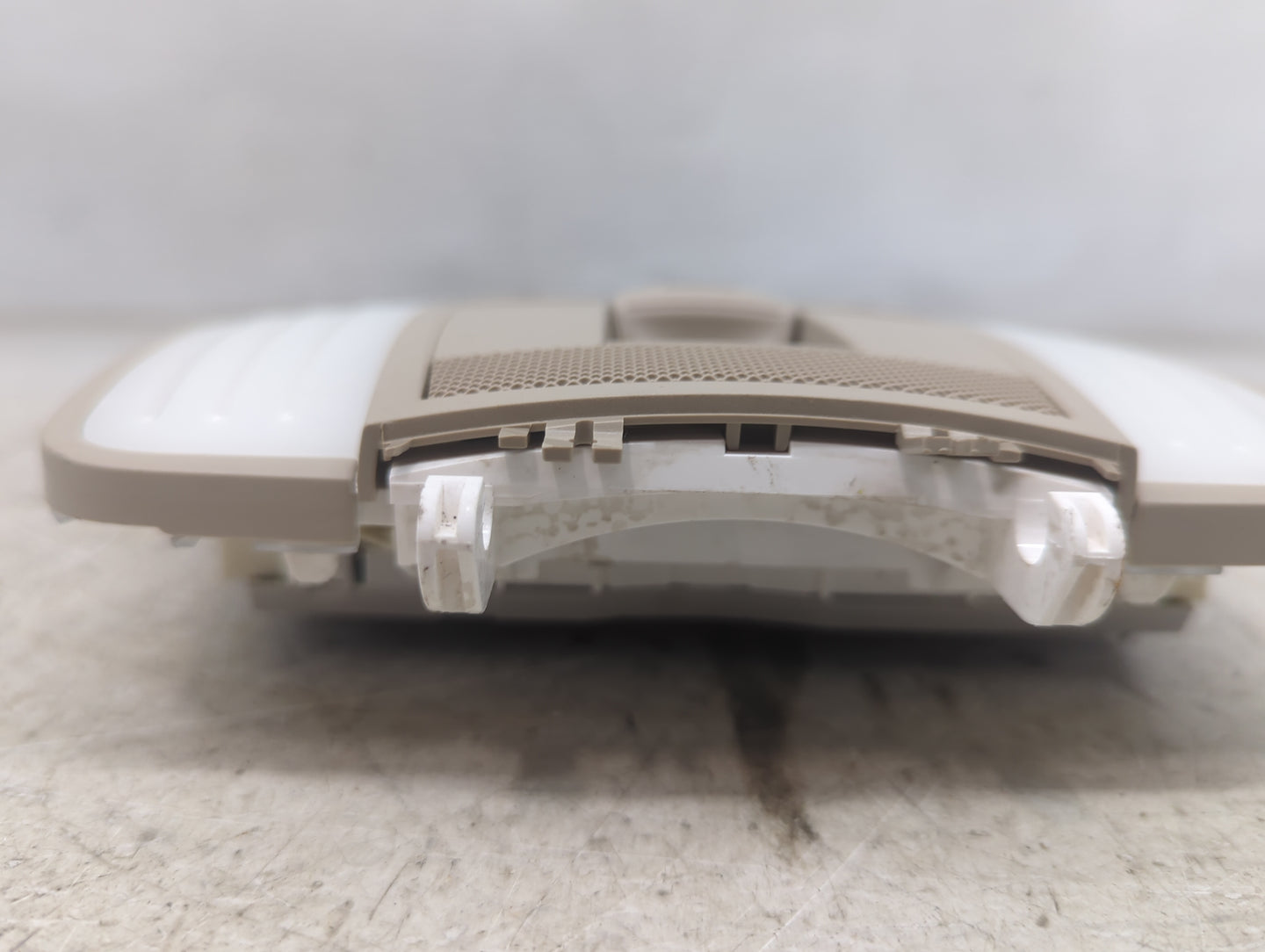 2014 Mercedes-benz E-class Overhead Roof Console Tan - Oemusedautoparts1.com