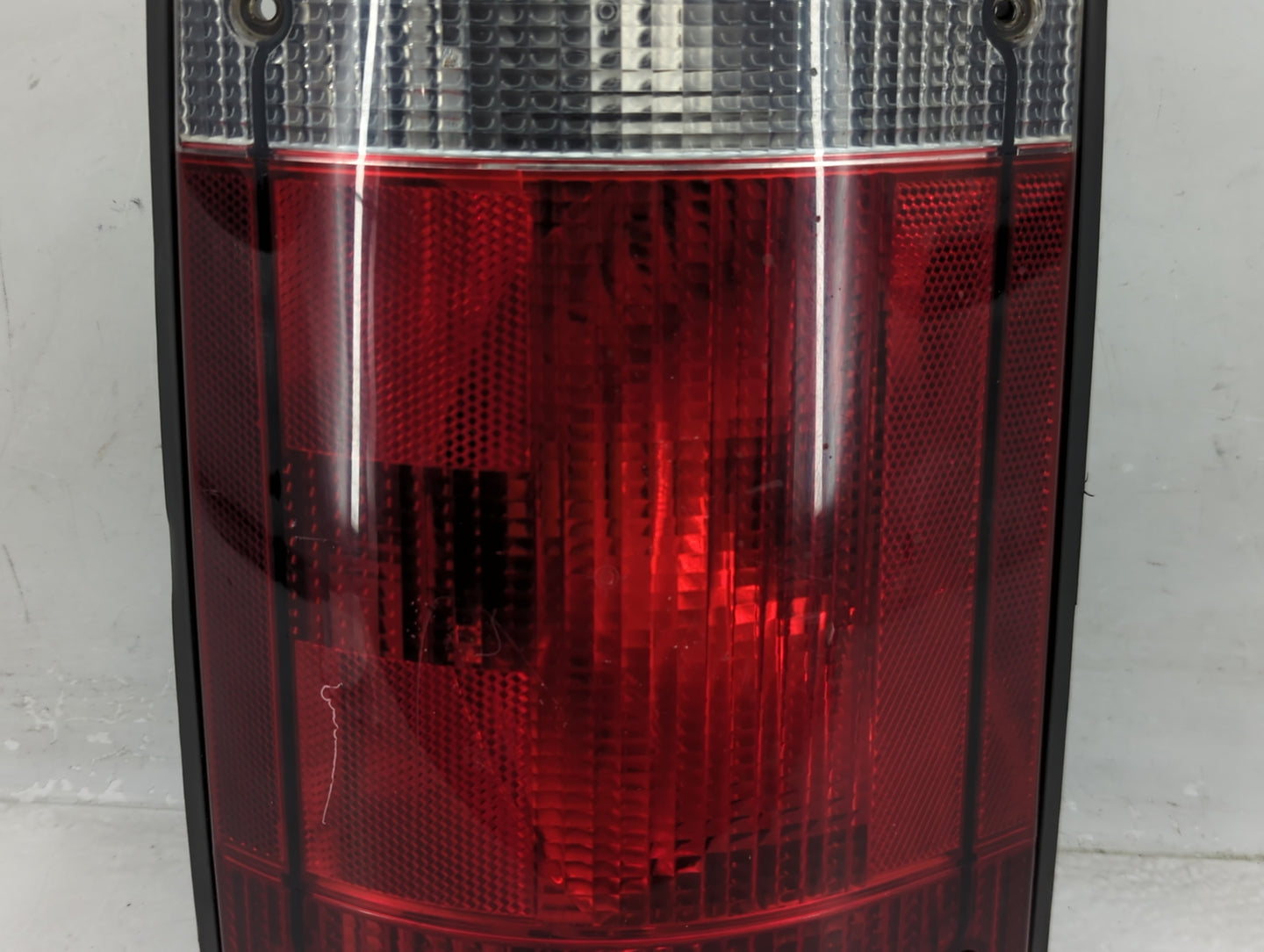 2014 Mercedes-Benz E250 Tail Light Assembly Passenger Right OEM P/N:44ZH815A Fits OEM Used Auto Parts - Oemusedautoparts1.co