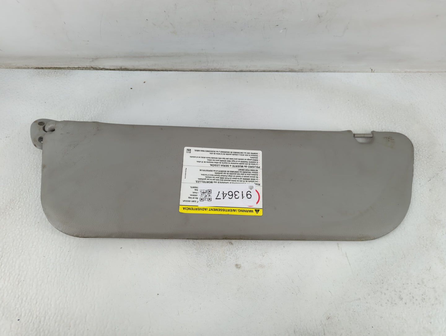 2014 Mercedes-Benz E250 Sun Visor Shade Replacement Driver Left Mirror Fits OEM Used Auto Parts - Oemusedautoparts1.com