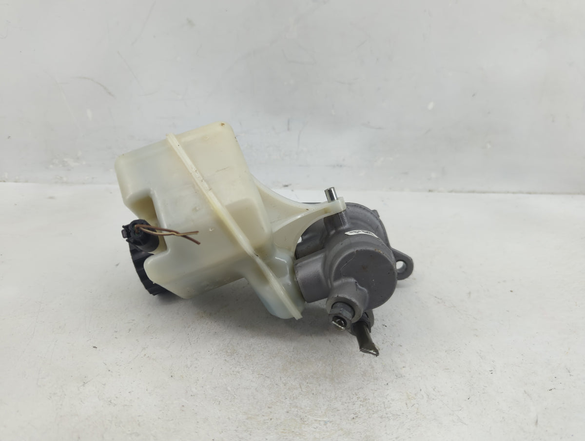 2014-2016 Mercedes-benz E350 Brake Master Cylinder - Oemusedautoparts1.com