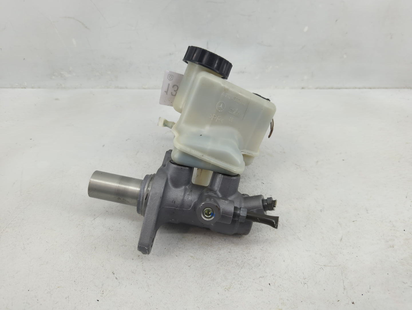 2014-2016 Mercedes-benz E350 Brake Master Cylinder - Oemusedautoparts1.com
