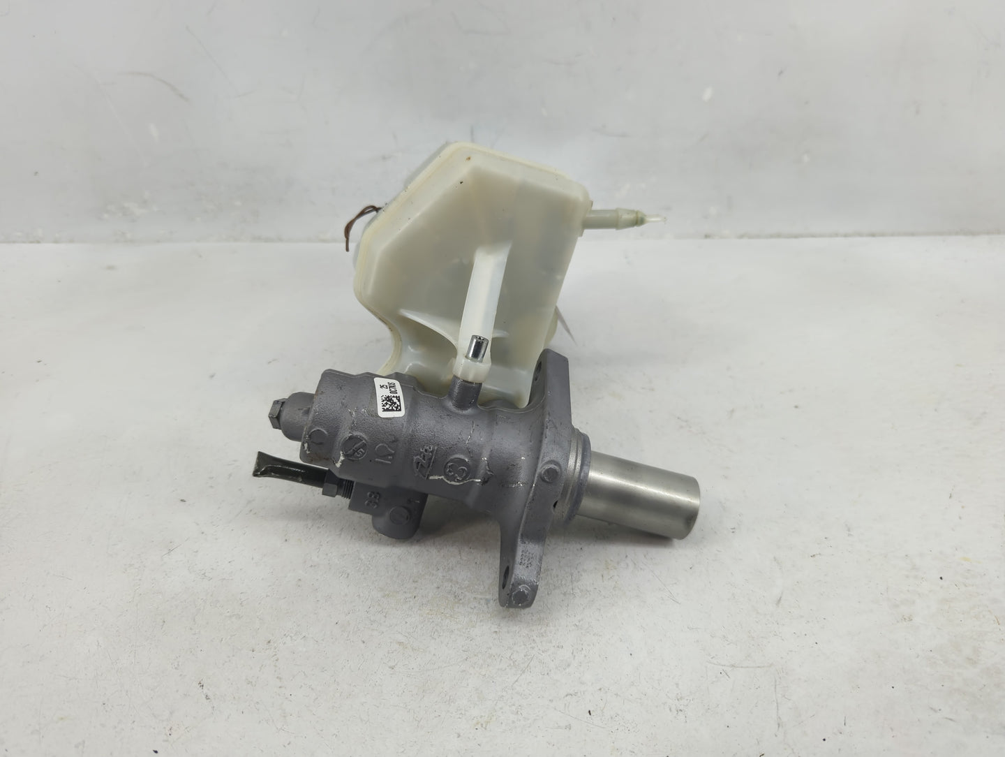 2014-2016 Mercedes-benz E350 Brake Master Cylinder - Oemusedautoparts1.com