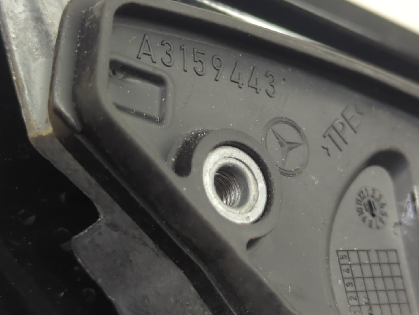 2010-2014 Mercedes-Benz E350 Driver Side View Mirror - Left Door Mirror OEM Used - Oemusedautoparts1.com