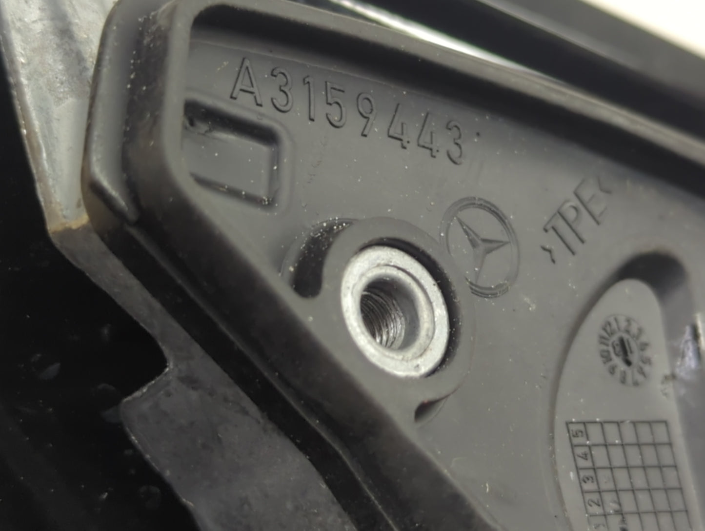 2010-2014 Mercedes-Benz E350 Driver Side View Mirror - Left Door Mirror OEM Used - Oemusedautoparts1.com