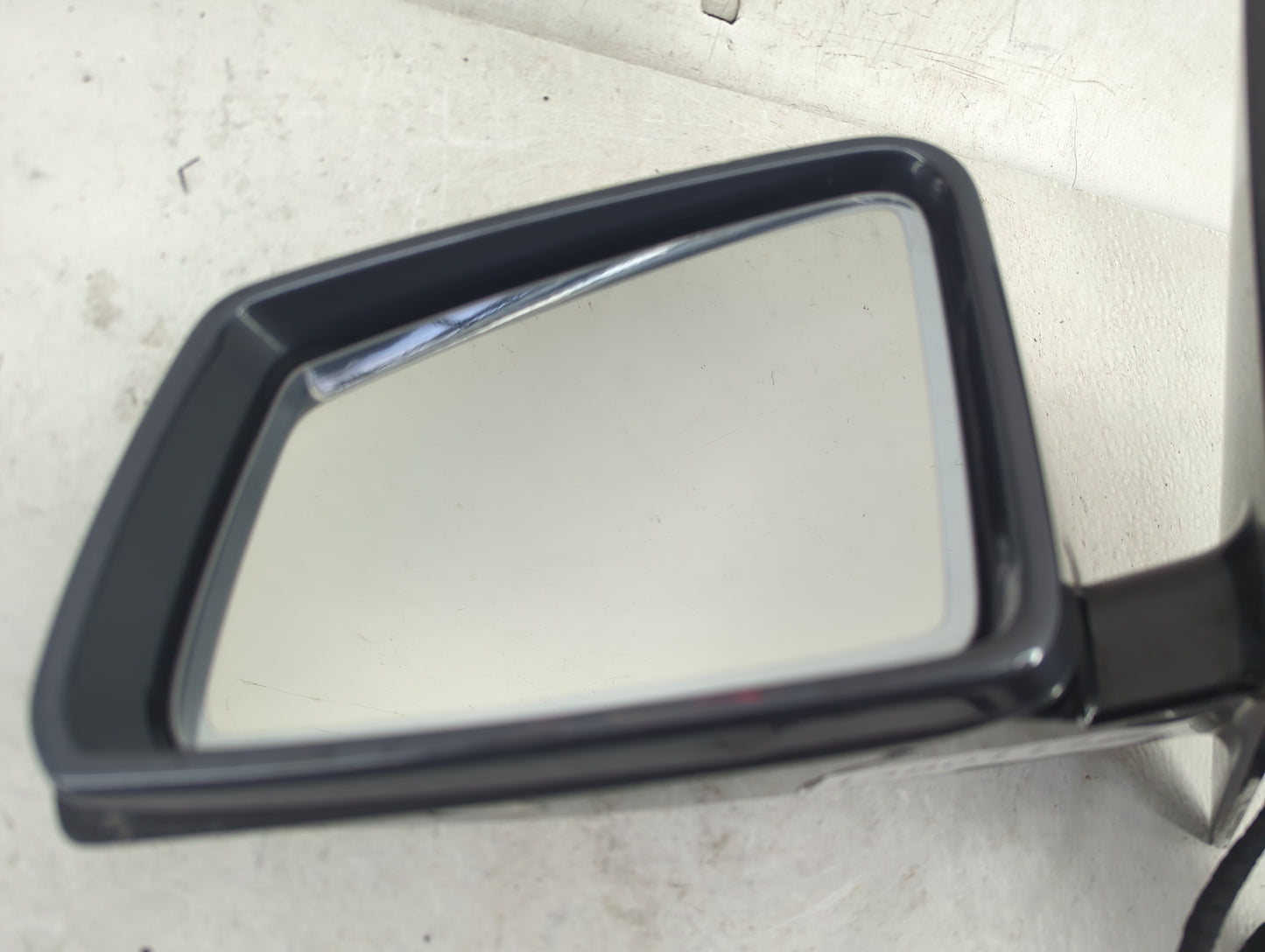 2010-2014 Mercedes-Benz E350 Driver Side View Mirror - Left Door Mirror OEM Used - Oemusedautoparts1.com