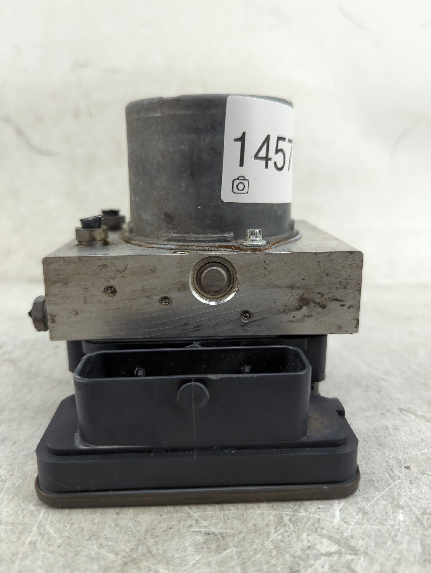 2014 Mercedes-Benz E350 ABS Pump Control Module Replacement P/N:A2124311848 Fits OEM Used Auto Parts - Oemusedautoparts1.com