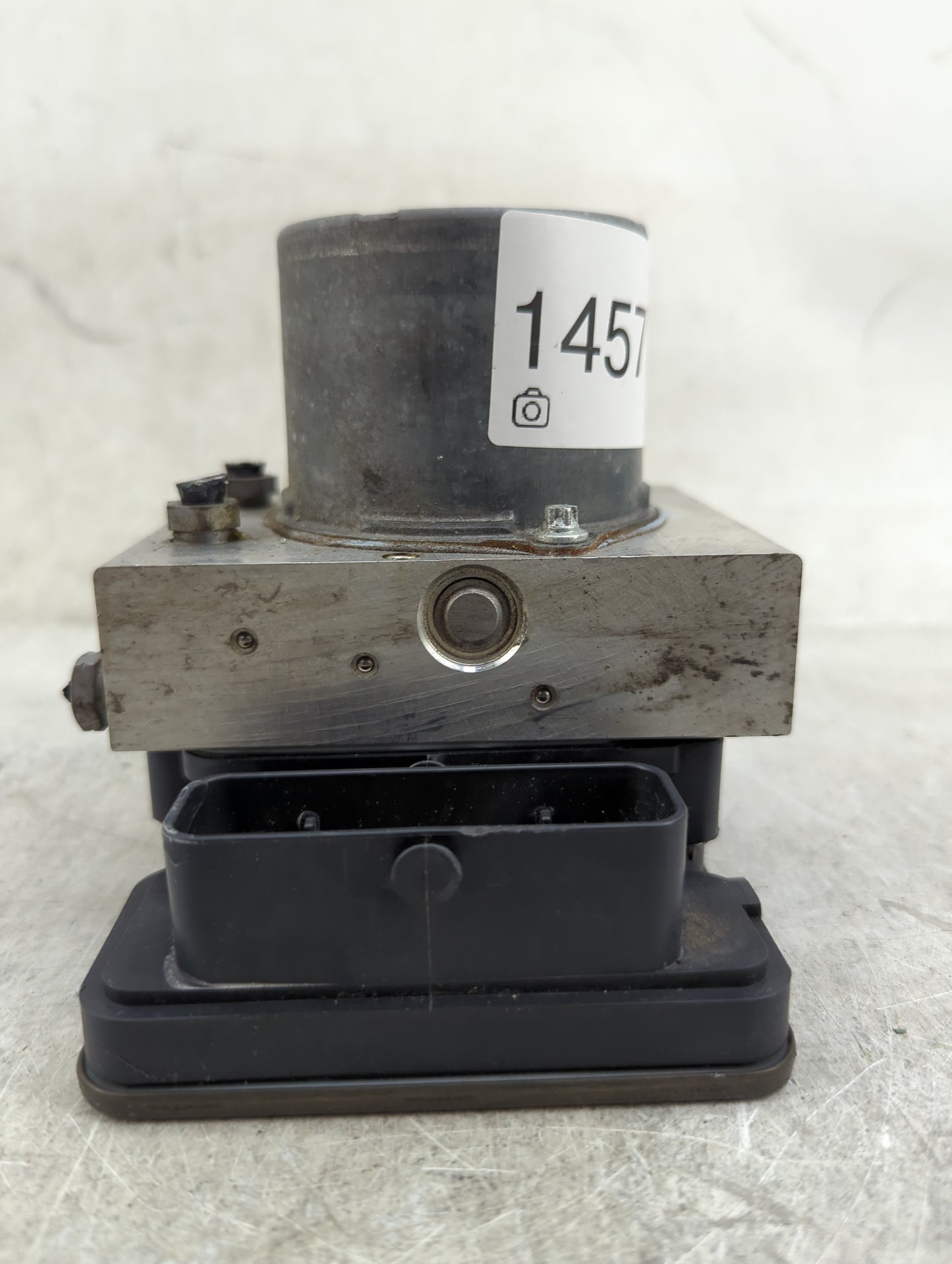 2014 Mercedes-Benz E350 ABS Pump Control Module Replacement P/N:A2124311848 Fits OEM Used Auto Parts - Oemusedautoparts1.com