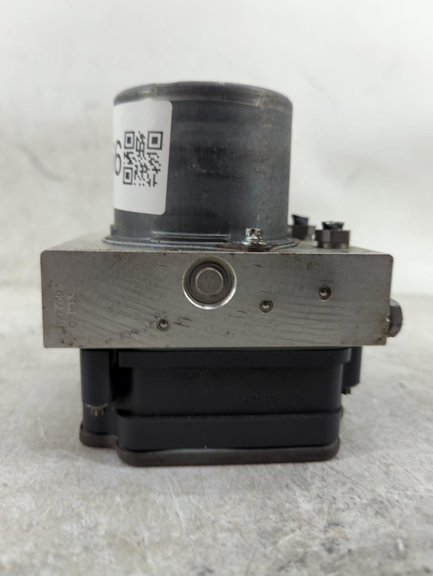 2014 Mercedes-Benz E350 ABS Pump Control Module Replacement P/N:A2124311848 Fits OEM Used Auto Parts - Oemusedautoparts1.com