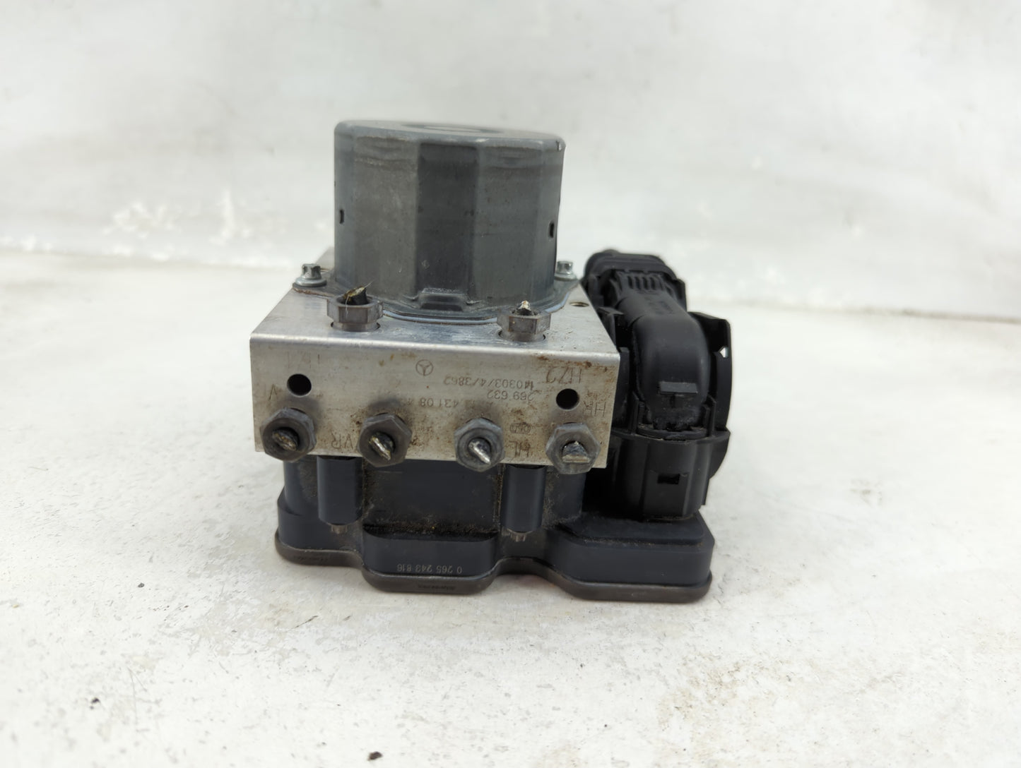 2014 Mercedes-Benz E350 ABS Pump Control Module Replacement P/N:A2124310848 0265943596, 0265233108 Fits OEM Used Auto Parts 
