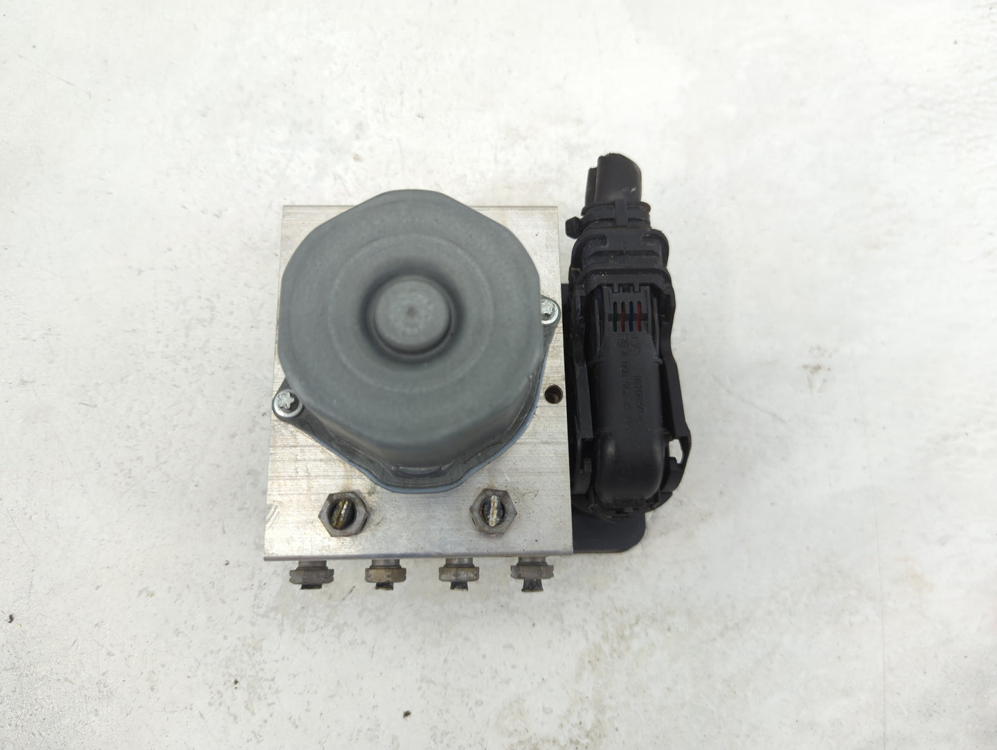 2014 Mercedes-Benz E350 ABS Pump Control Module Replacement P/N:A2124310848 0265943596, 0265233108 Fits OEM Used Auto Parts 