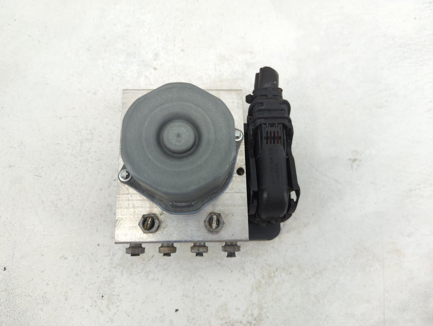 2014 Mercedes-Benz E350 ABS Pump Control Module Replacement P/N:A2124310848 0265943596, 0265233108 Fits OEM Used Auto Parts 