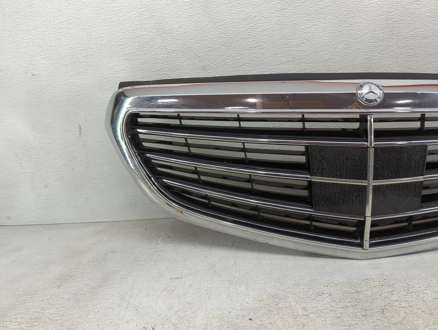 2014-2016 Mercedes-benz E350 Front Grille Bumper Not Included - Oemusedautoparts1.com