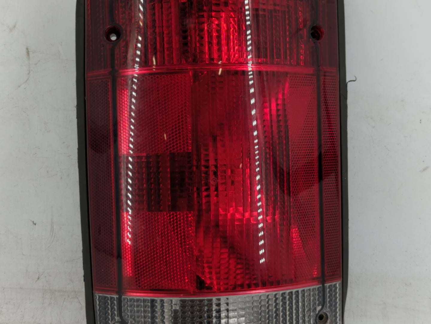 2014 Mercedes-Benz E350 Tail Light Assembly Driver Left OEM P/N:VP9C2X-13441-AA F7UB 13441 AA Fits OEM Used Auto Parts - Oem