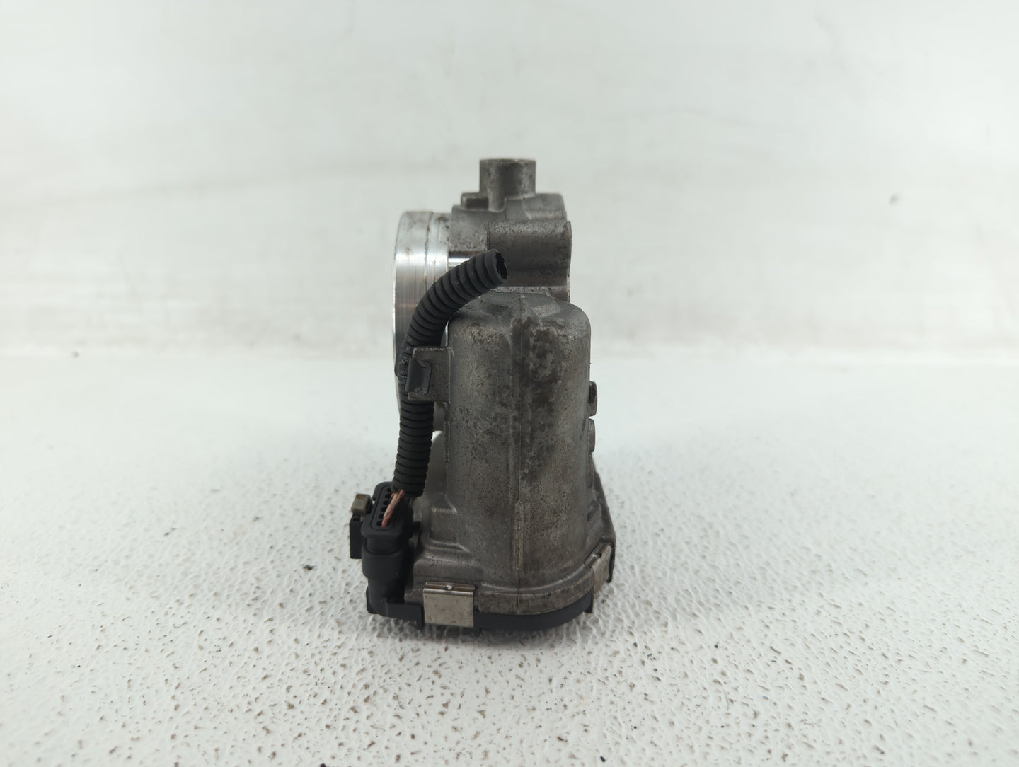 2012-2016 Mercedes-Benz E350 Throttle Body P/N:A 276 141 01 25 2761410125 Fits OEM Used Auto Parts - Oemusedautoparts1.com